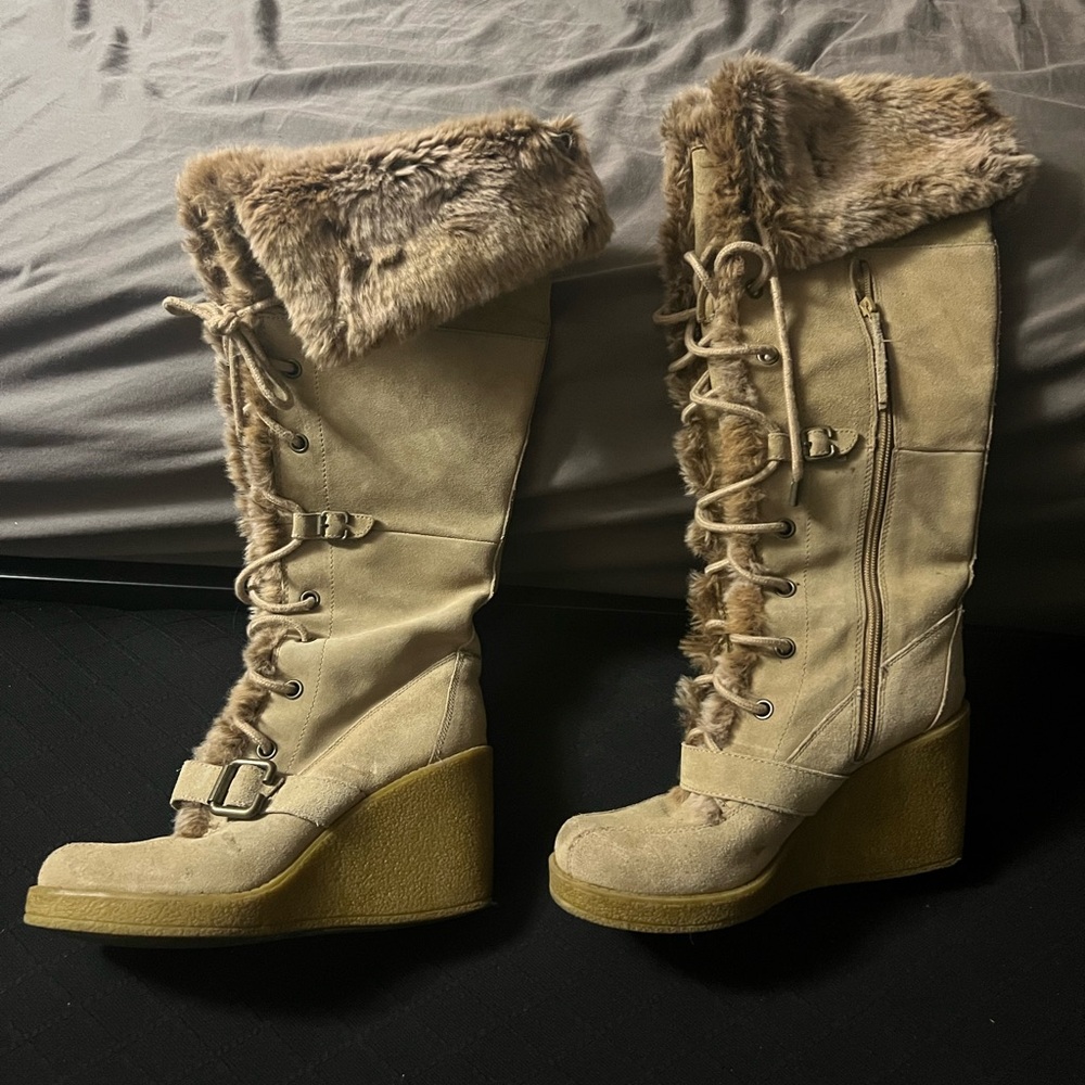 leather upper boots with fur Knee-high size 9 1/2.